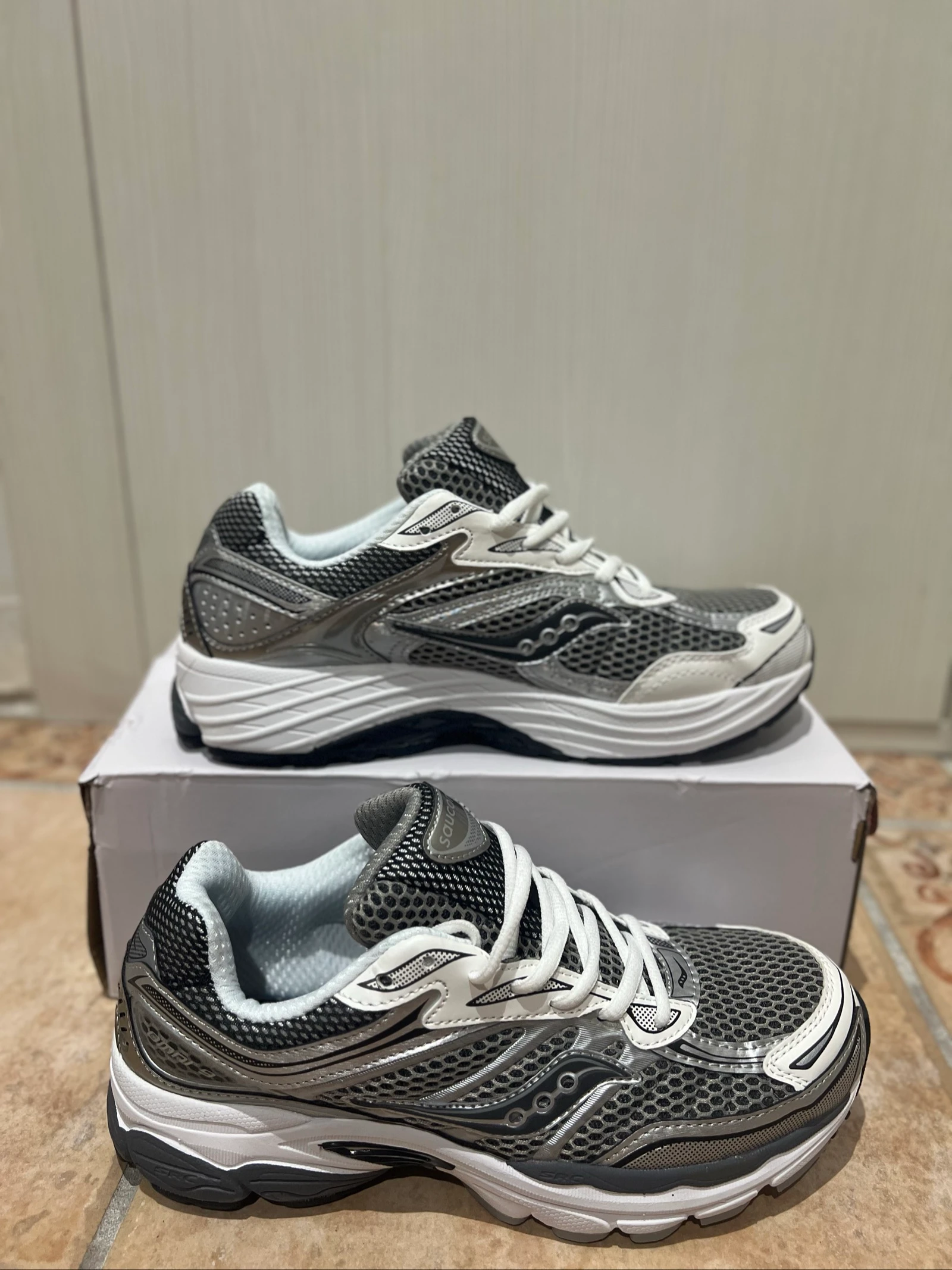 Saucony ProGrid Omni 9 – photo 3
